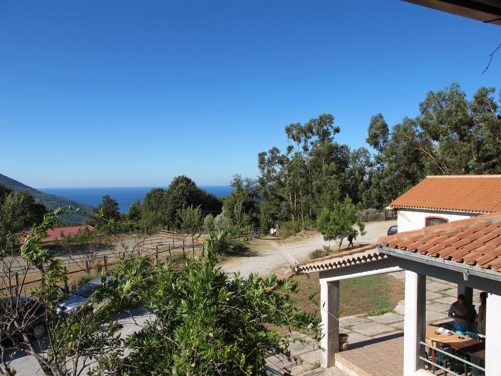 Agriturismo Antica Chiesa San Fantino Torraca Екстериор снимка