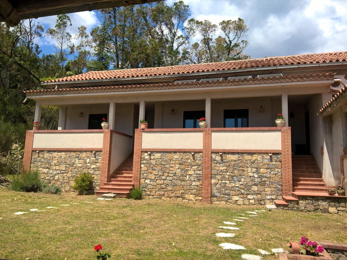 Agriturismo Antica Chiesa San Fantino Torraca Екстериор снимка